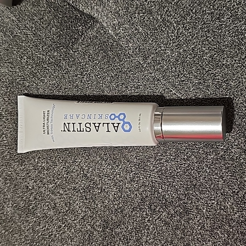 Alastin Ultra Light Moisturizer with TriHex Technology® 2 Fl Oz New No Box